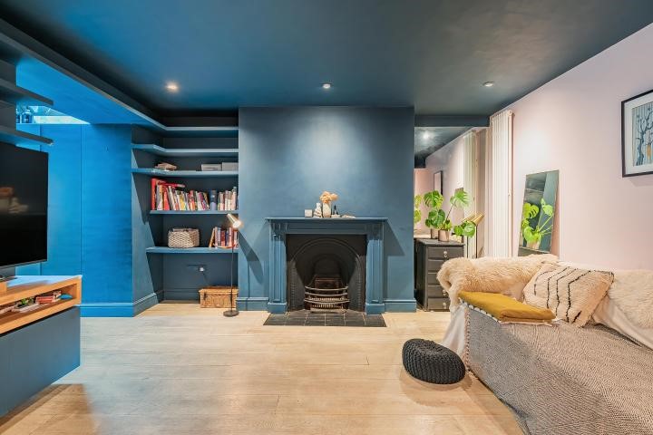 Lillie Road, London, SW6