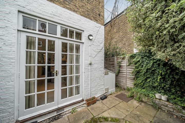 Gowan Avenue, London, SW6