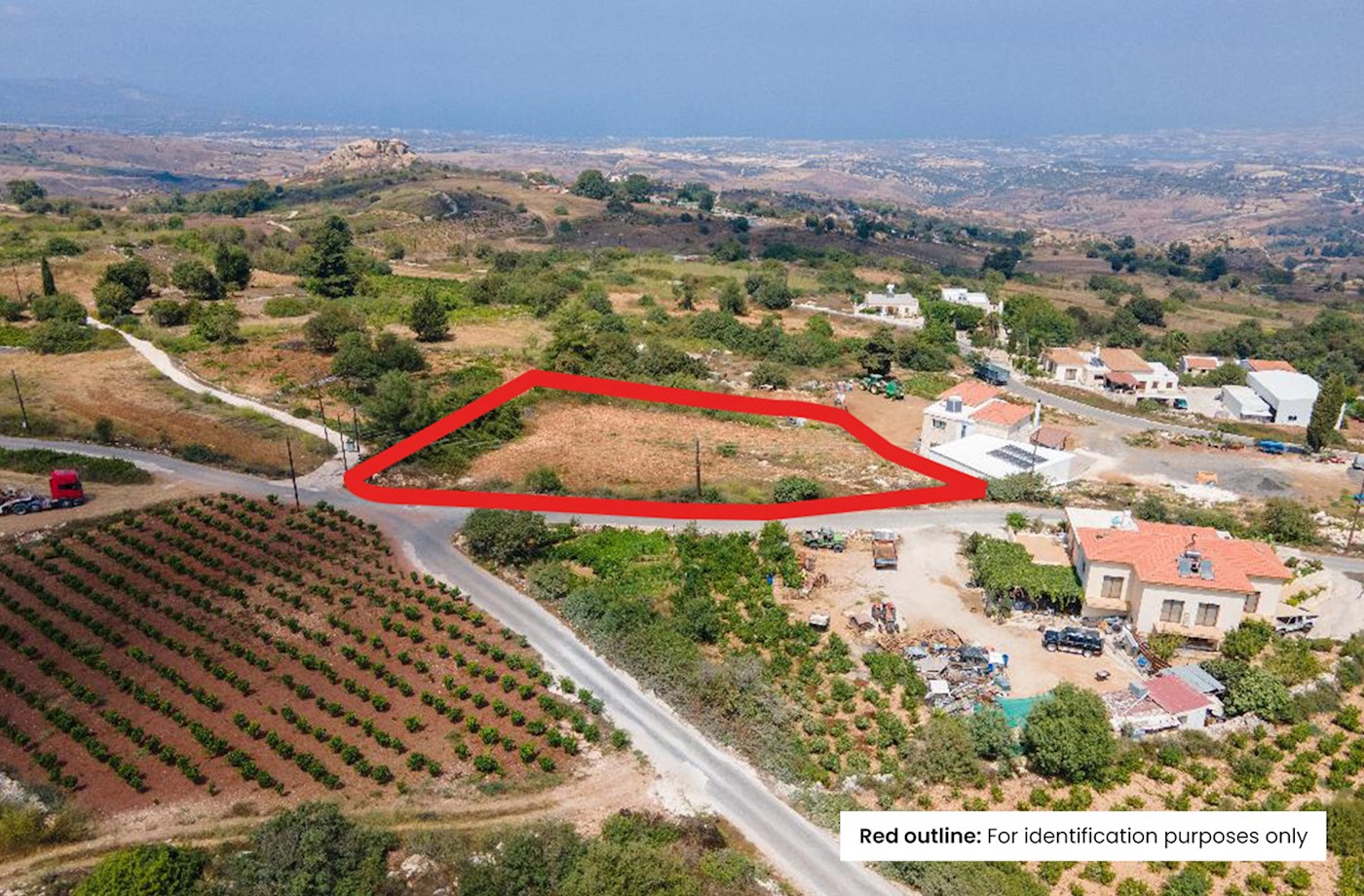 Residential Field in Drouseia, Paphos 1/4