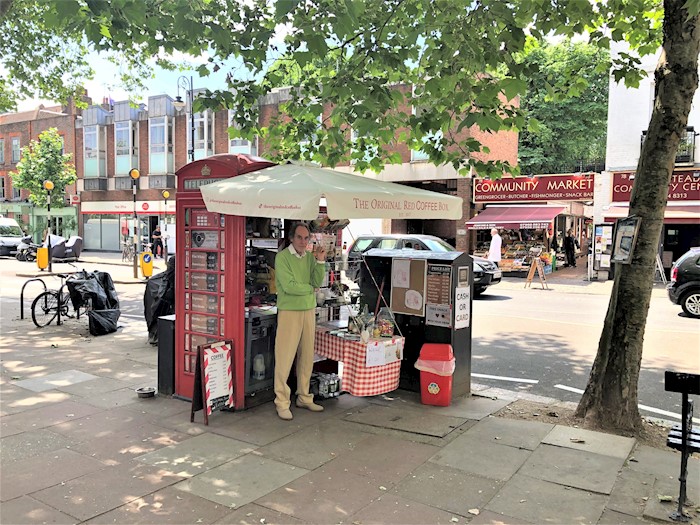 Telephone Kiosk, o/s 25 Hampstead High Street, Camden, London, NW3 1QJ, Reino Unido
