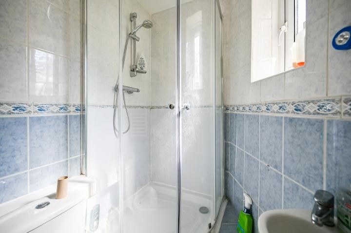 19 Edinburgh Road, London, E17