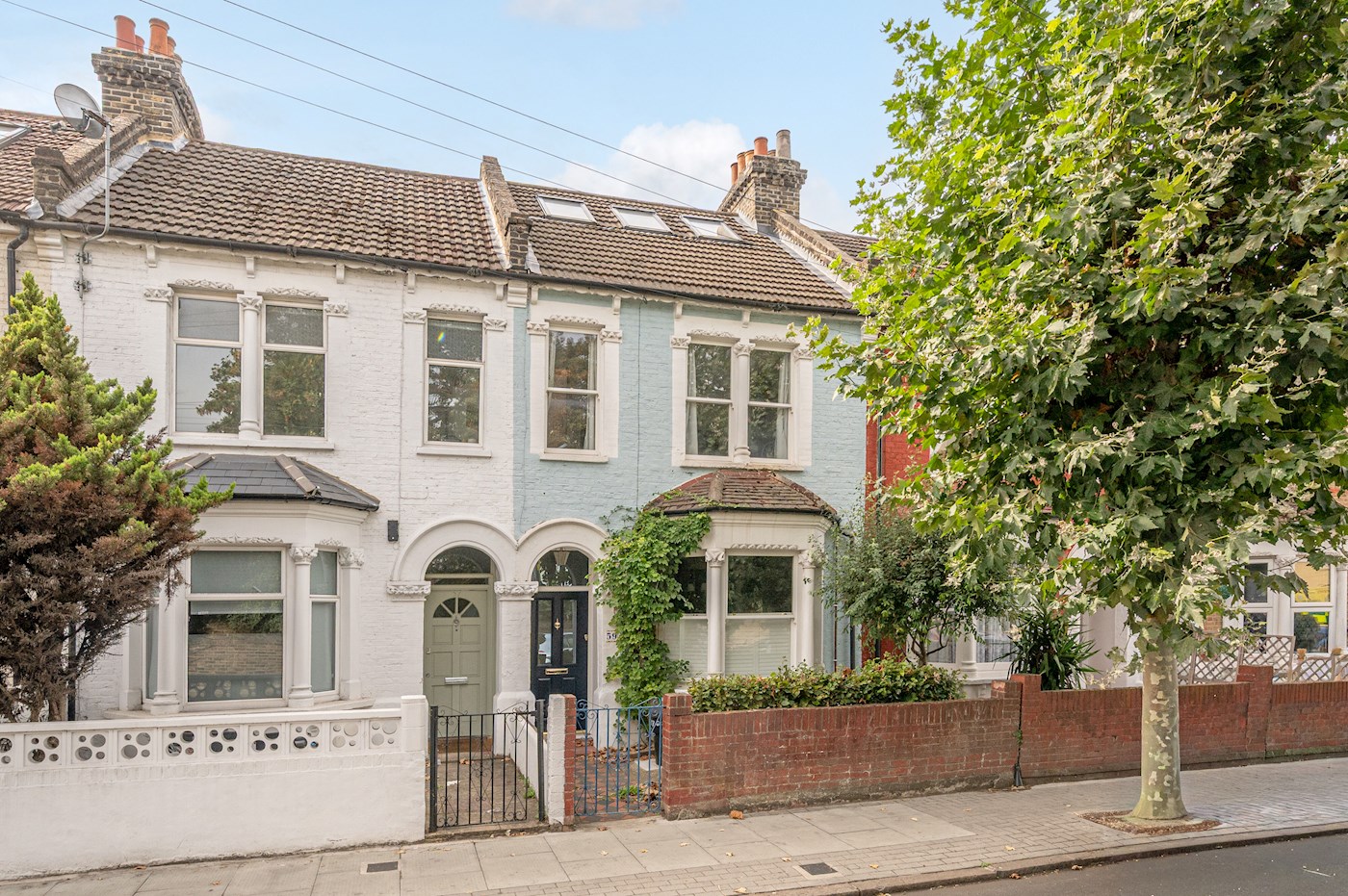 Stunning Four Bedroom Family House