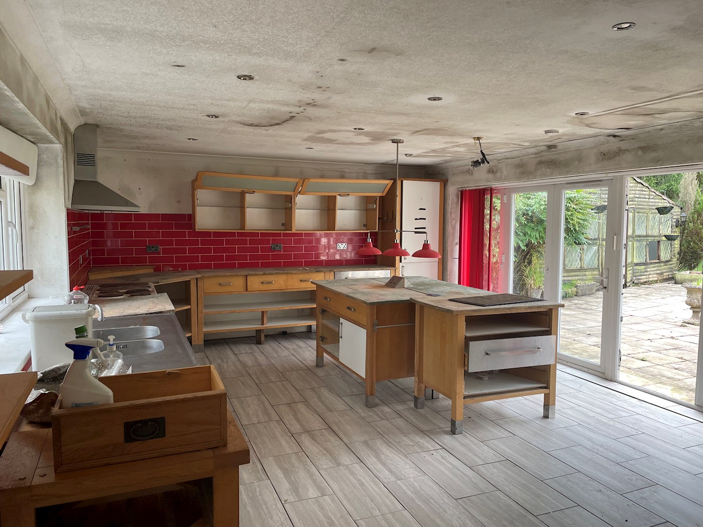 Brook Nook, Lake View Road, Felbridge, East Grinstead, RH19 2QF