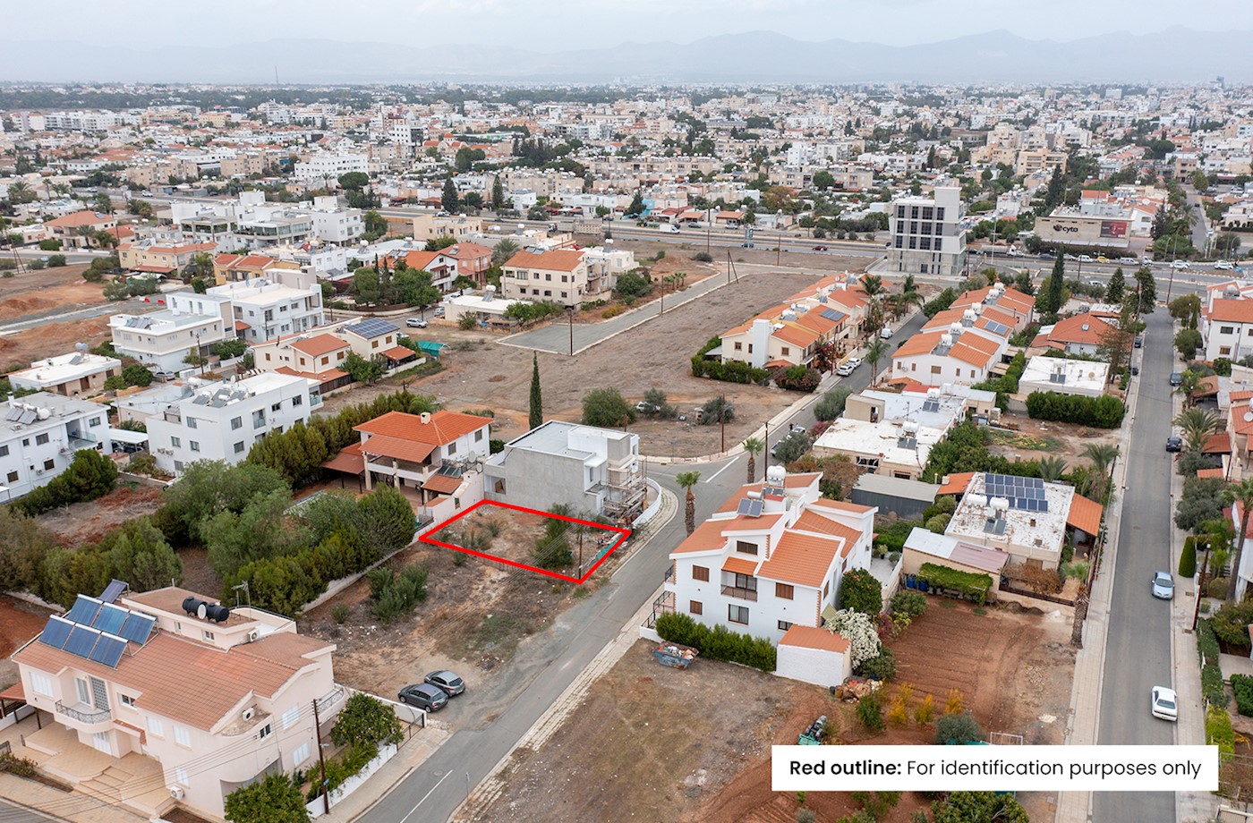 Residential plot in Ayios Vasileios (parish), Strovolos, Nicosia 1/11