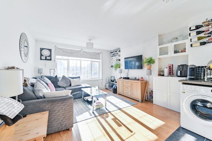 Flat 2, 59 Drewstead Road, London, SW16 1AA, United Kingdom