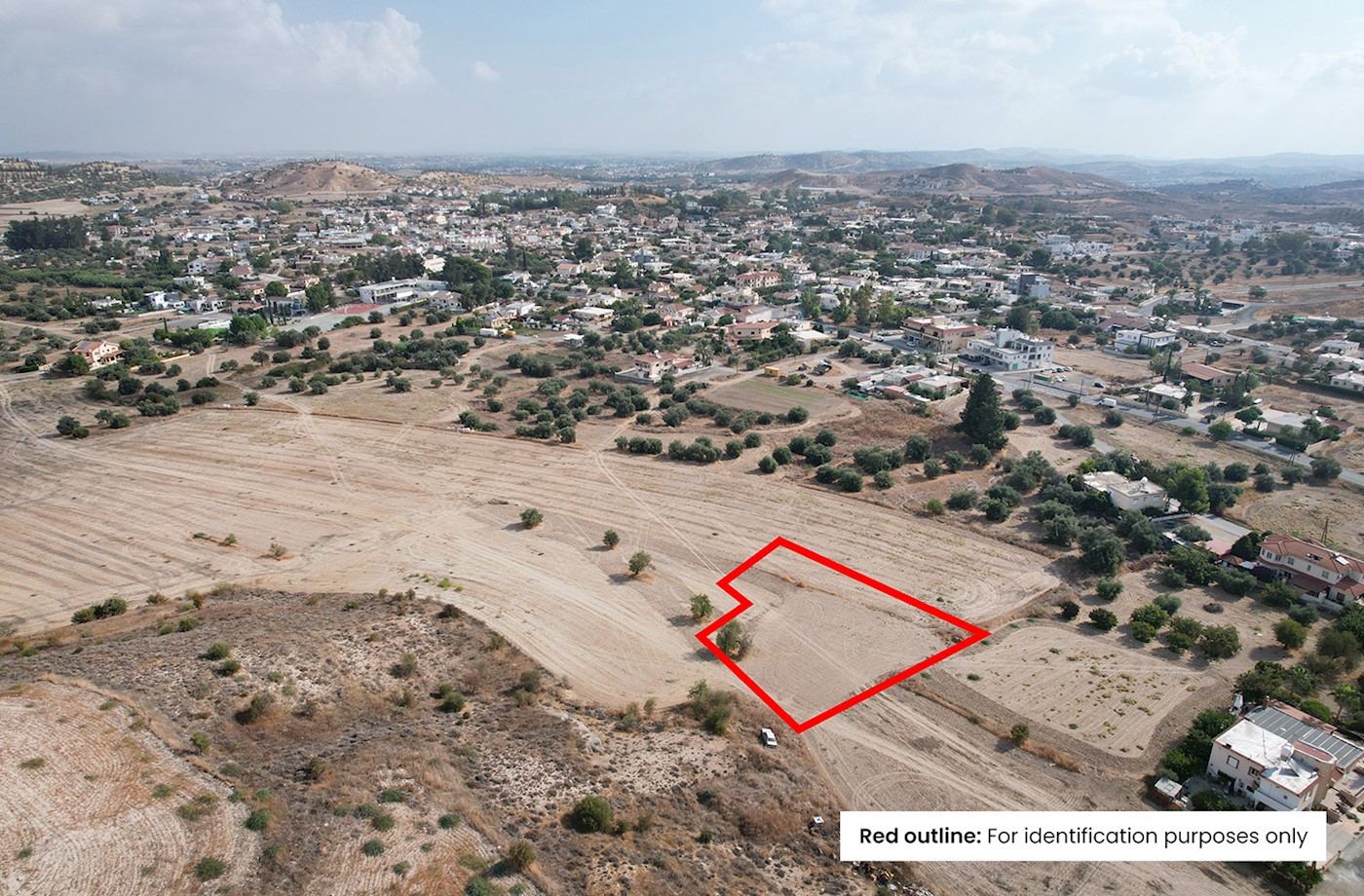 Residential field in Agia Varvara, Nicosia 1/2