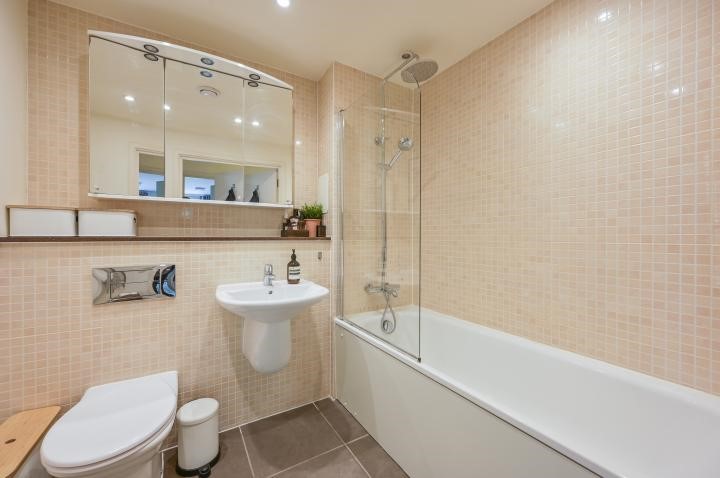 Caxton Apartments, Cable Street, London, E1