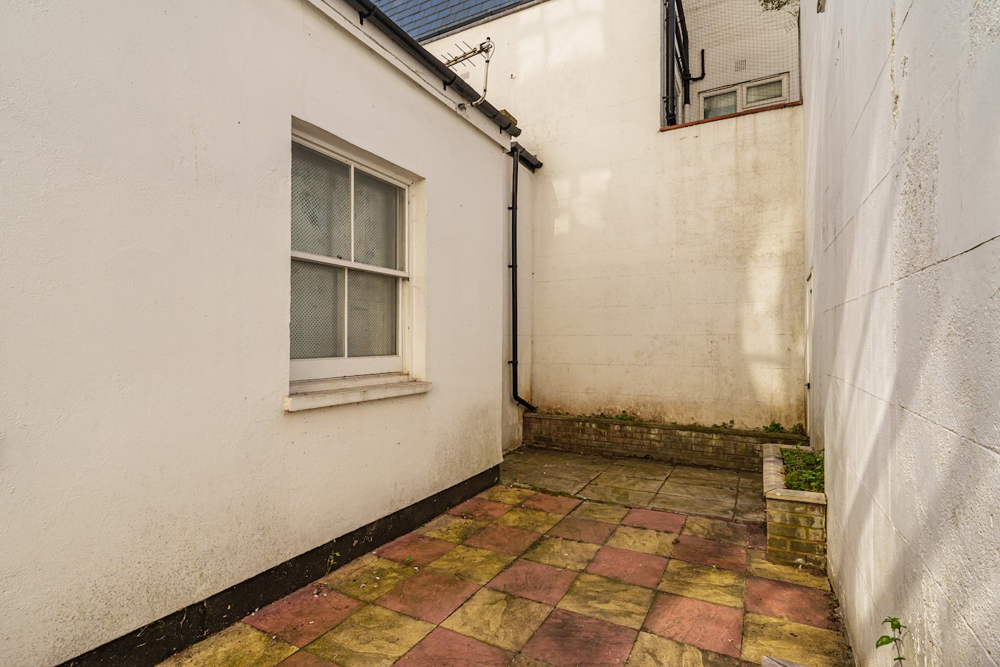 122A Westbourne Terrace, London, W2 6QJ