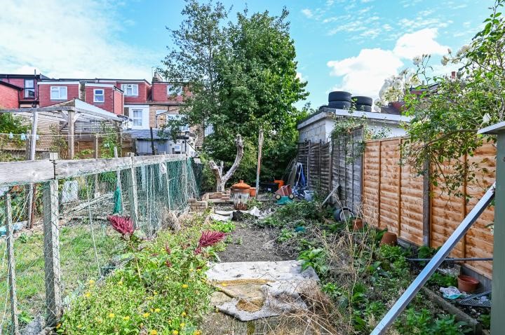 19 Edinburgh Road, London, E17