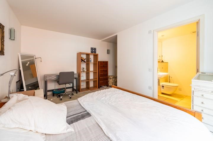 Corona Building, Blackwall Way, London E14