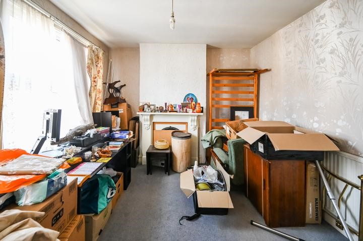 19 Edinburgh Road, London, E17