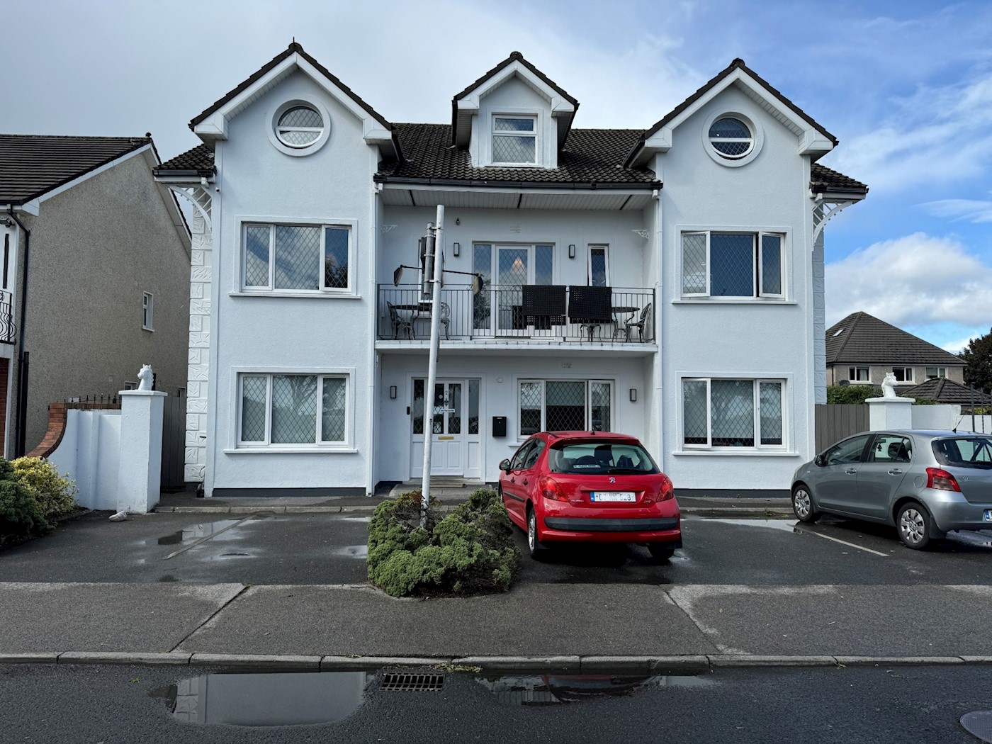 The White House B&B, 2 Ocean Wave, Salthill, Co. Galway, H91 DH96 1/12