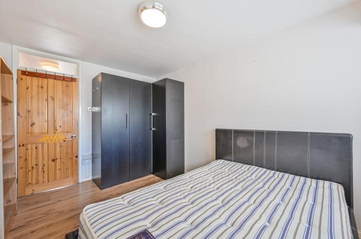 Pier Parade, London, E16 2LJ