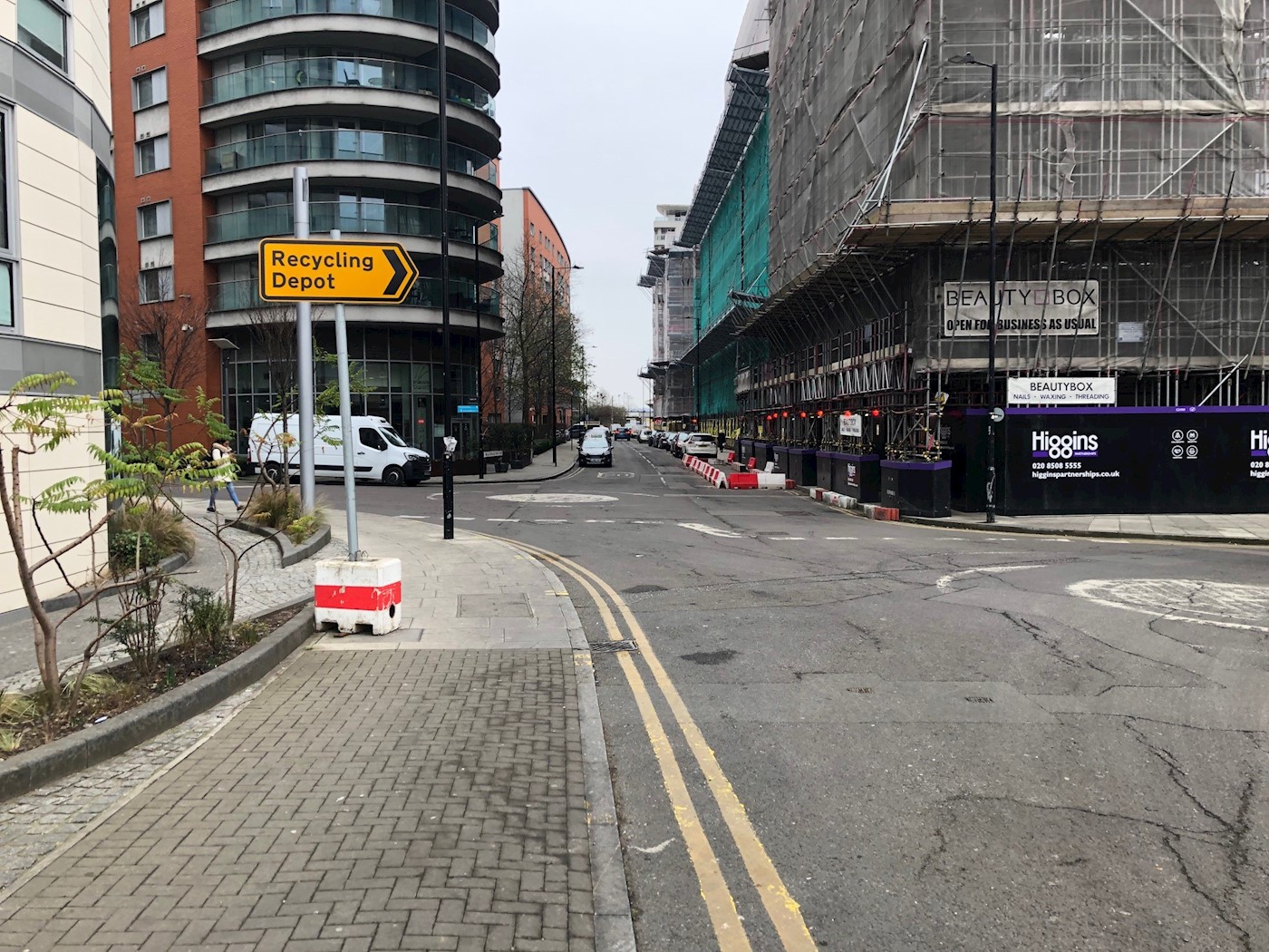 Il Bacino, Unit 1, Michigan Building, New Providence Wharf, Fairmont Avenue, Tower Hamlets, E14 9PB