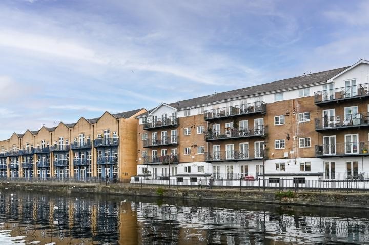 Kingsbridge Court, Dockers Tanner Road, London, E14