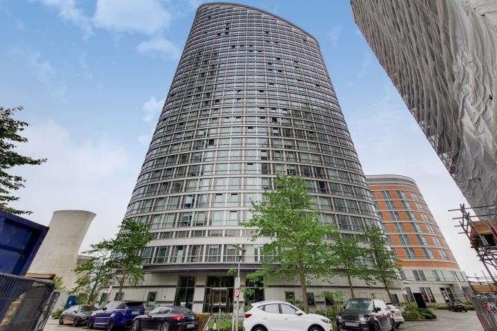 Fairmont Avenue, London, E14