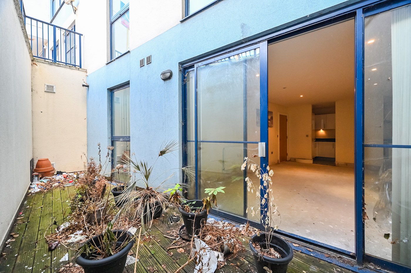 Spacious One Bedroom Flat for Auction