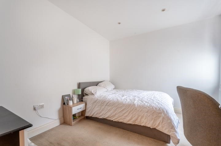 6a Undine Street, London, SW17