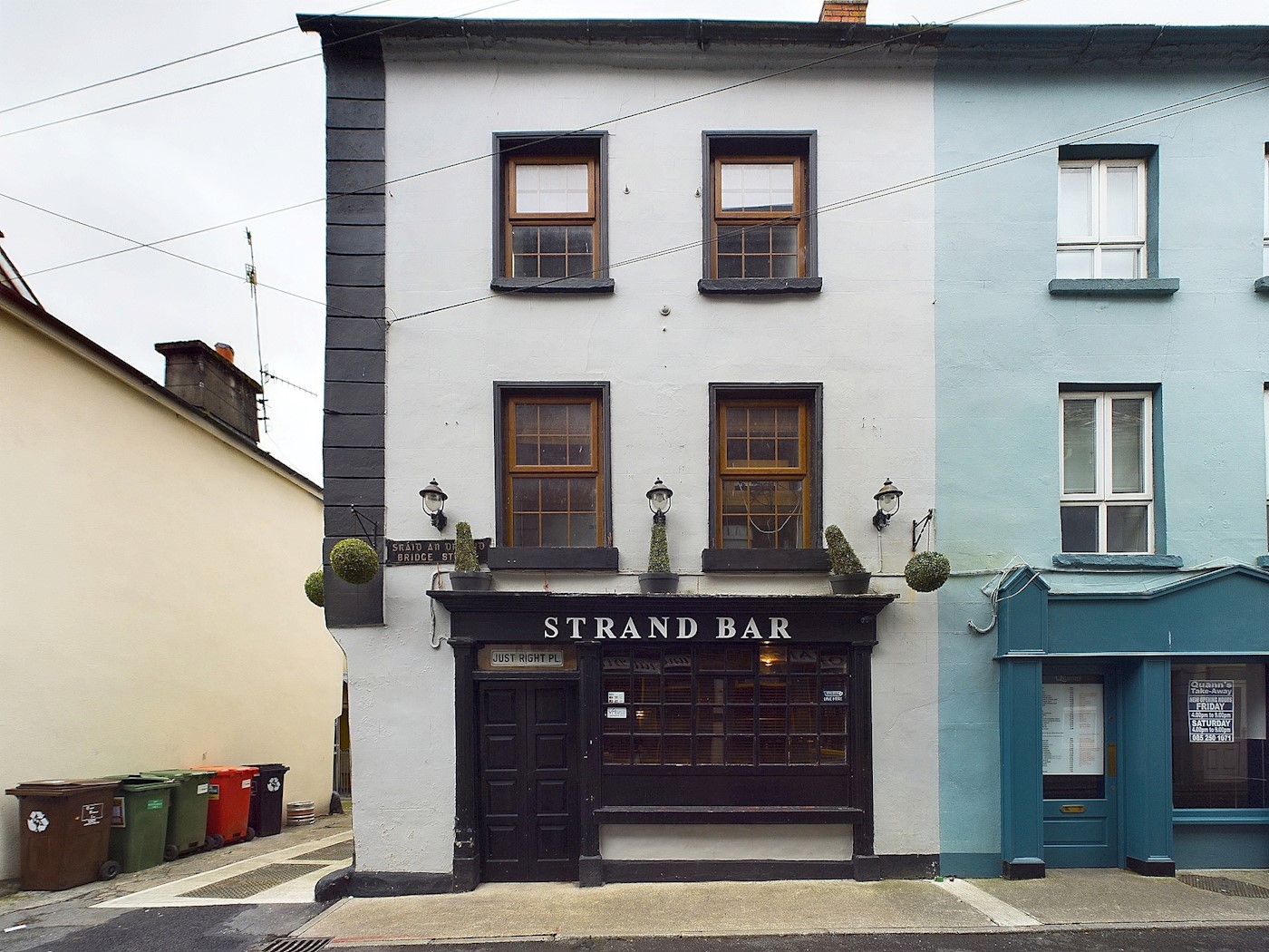 Strand Bar, 25 Bridge Street, Carrick on suir, Co. Tipperary 1/13