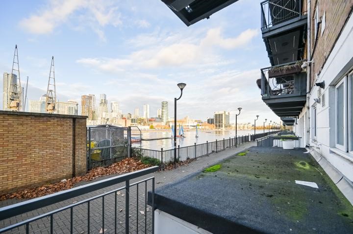 Kingsbridge Court, Dockers Tanner Road, London, E14