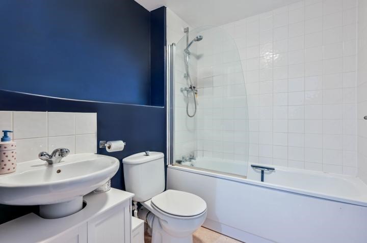 Aits View, Victoria Avenue, West Molesey, Surrey, KT8