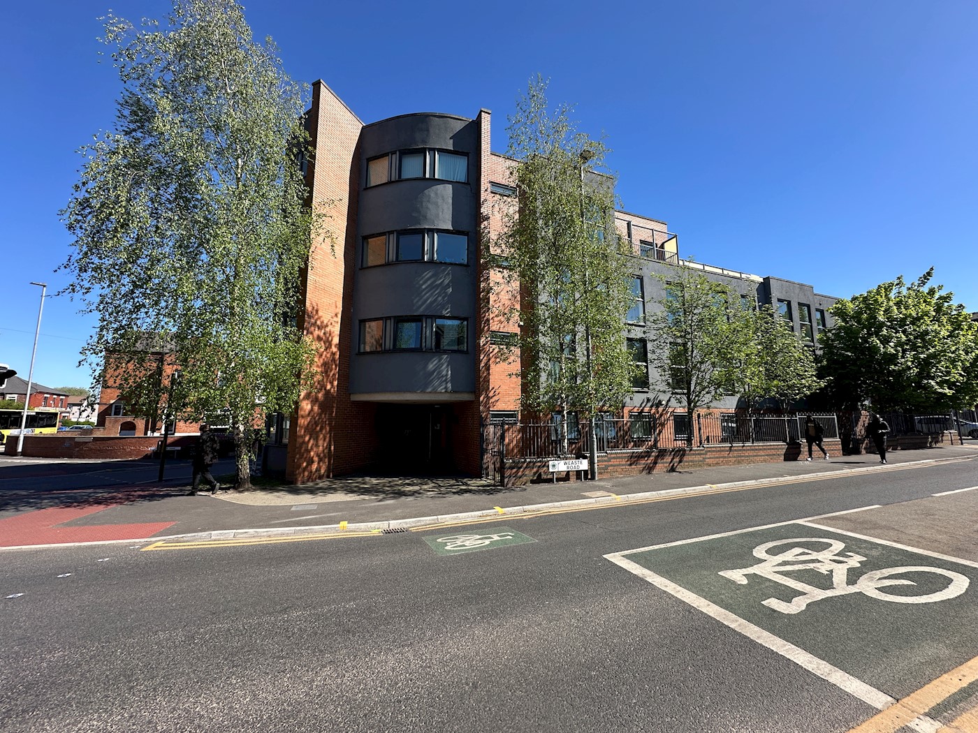 2 Bedroom Ground Floor Flat in Salford