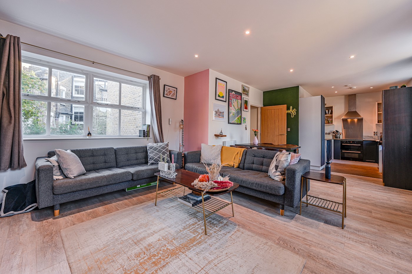 Immaculate Two-Bedroom First-Floor Apartment