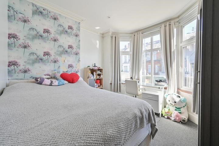 29 Cassio Road, Watford, WD18