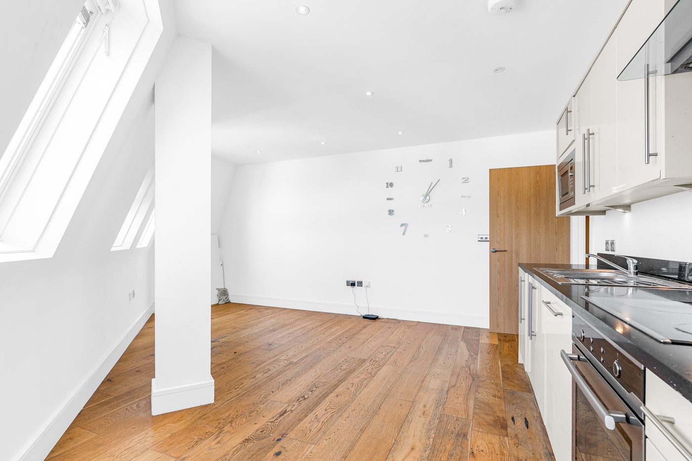 1 Market Court, Railway Street, Hertford, SG14 1BA