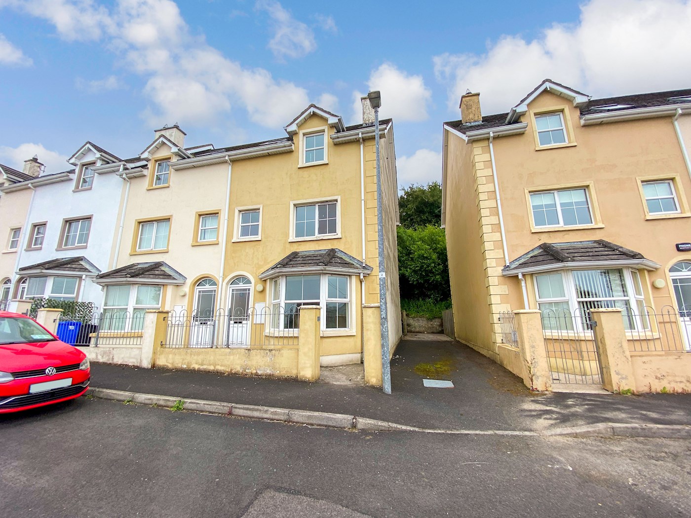 4 Na Hinsean, Manorcunningham, Co. Donegal image 2