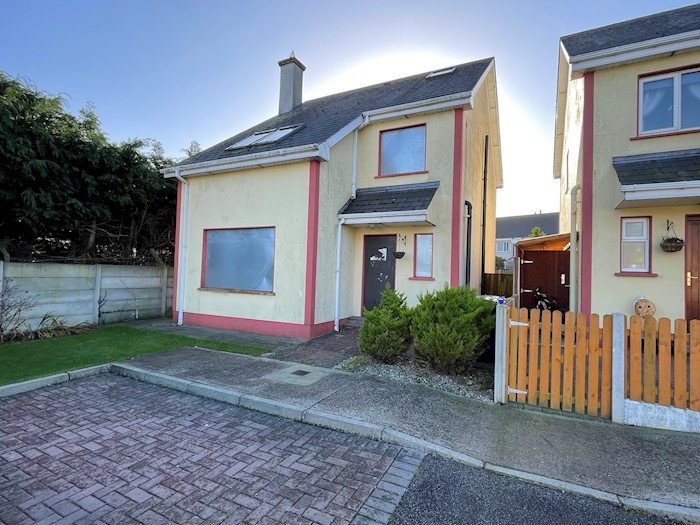 16 Strawberry Hill, Bunclody, Co. Wexford