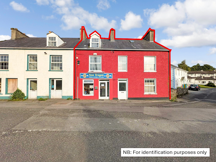 Mixed use building on Main Street, Milford, Co. Donegal, Irlanda