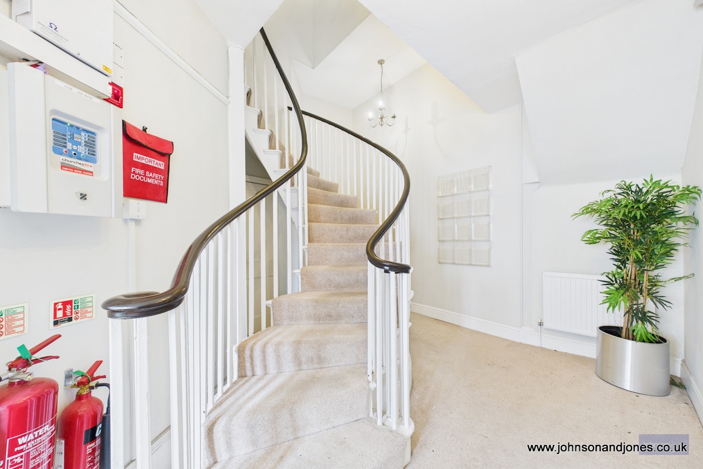 124a Guildford Street, Chertsey, KT16 9AH