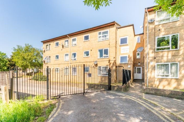 Abbots Court, Claret Gardens, London, SE25, Reino Unido