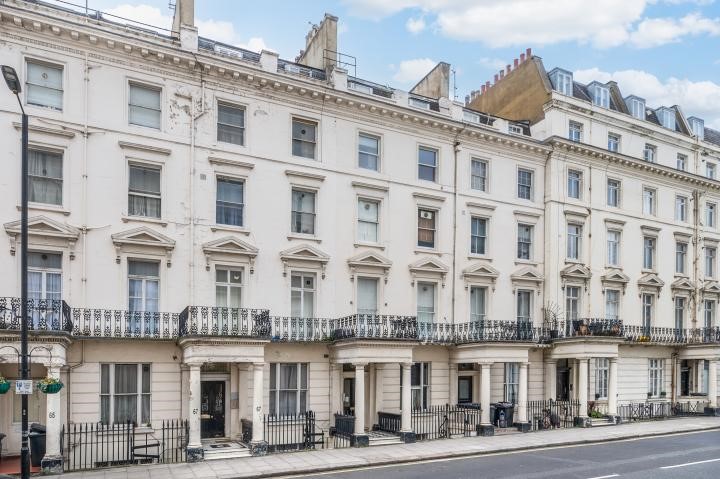 Flat 9, 69-71 Gloucester Terrace, London, W2 3DH 1/3