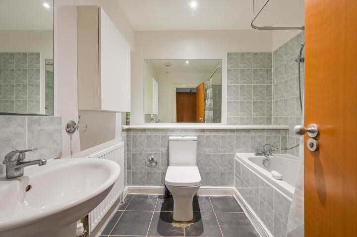 Kingsbridge Court, Dockers Tanner Road, London, E14