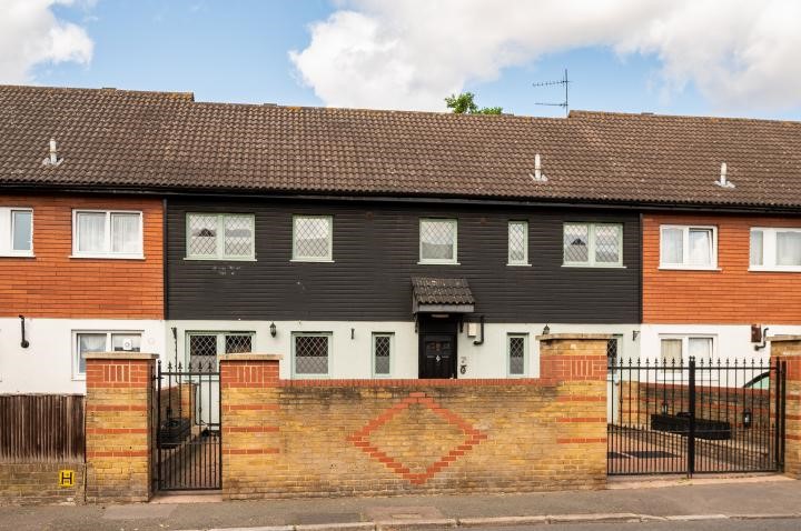 26 Credon Road, London, SE16