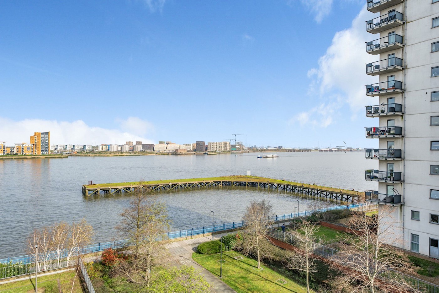 Large Two Bedroom Apartment with Balcony and River Views