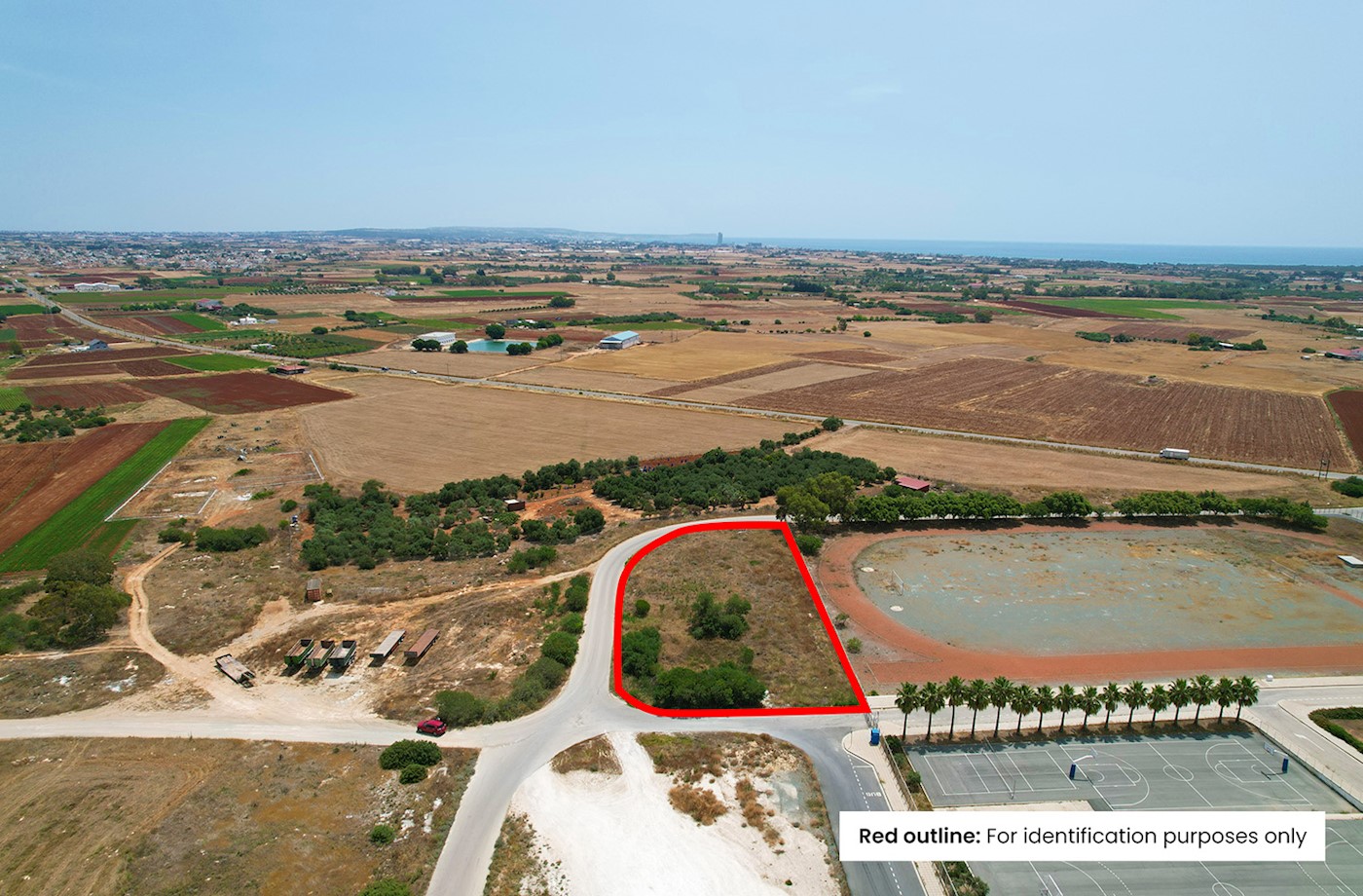 Agricultural field in Xylofagou, Larnaca 1/4