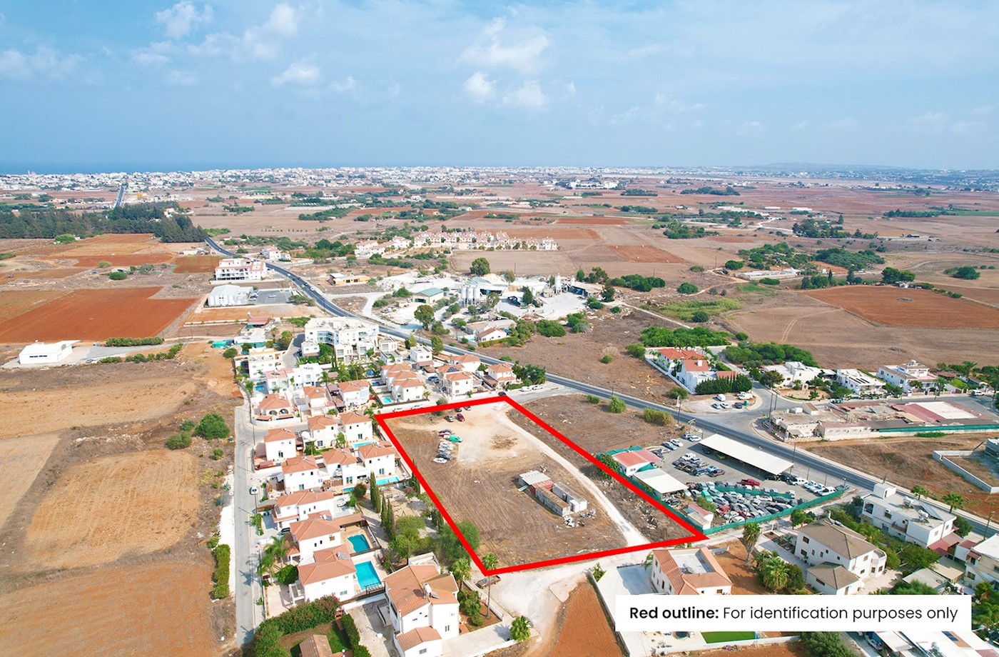 Share of residential field in Frenaros, Famagusta 1/3