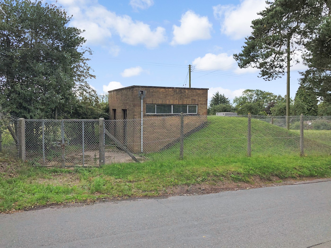 Former covered Reservoir and Pumping Station, Trimpley Lane, Shatterford, Bewdley, DY12 1RQ 1/6