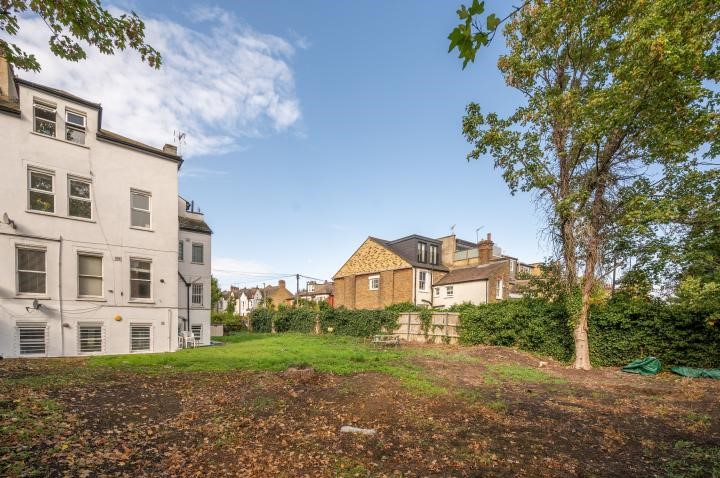 Culverden Road, London, SW1