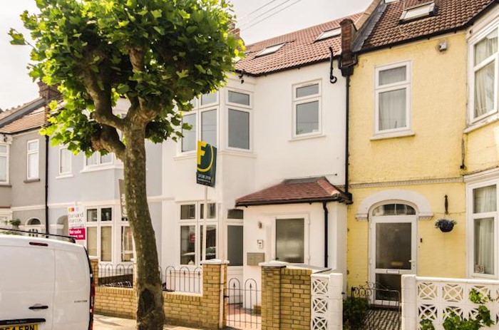 Flat 1, 65 Caithness Road, Mitcham, CR4, Reino Unido