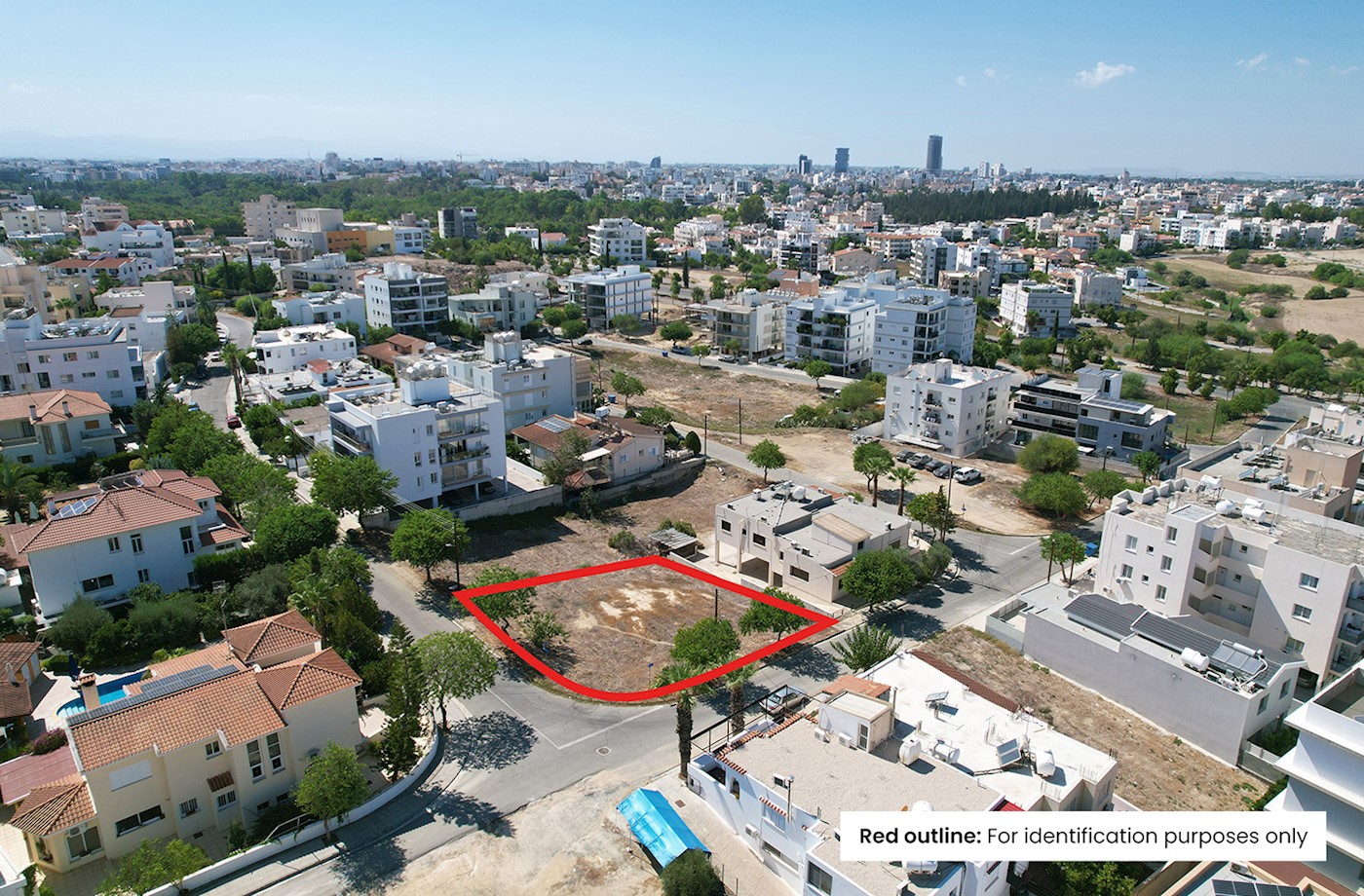 Residential corner plot in Panagia, Nicosia 1/5