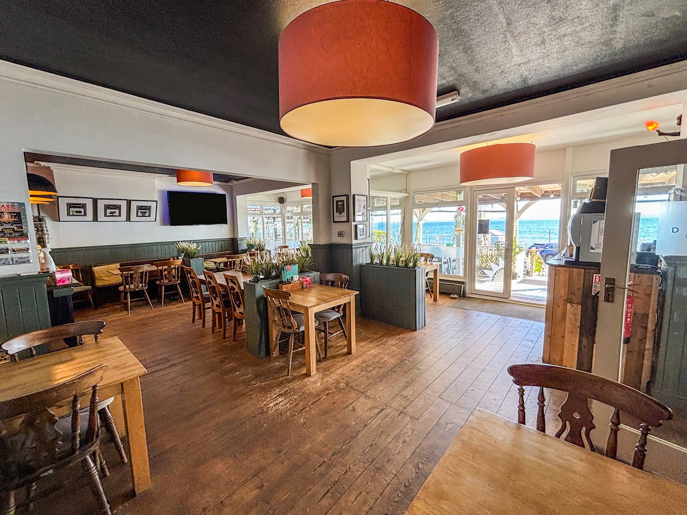 Waterfront Inn, Esplanade, Shanklin, Isle of Wight, PO37 6BN